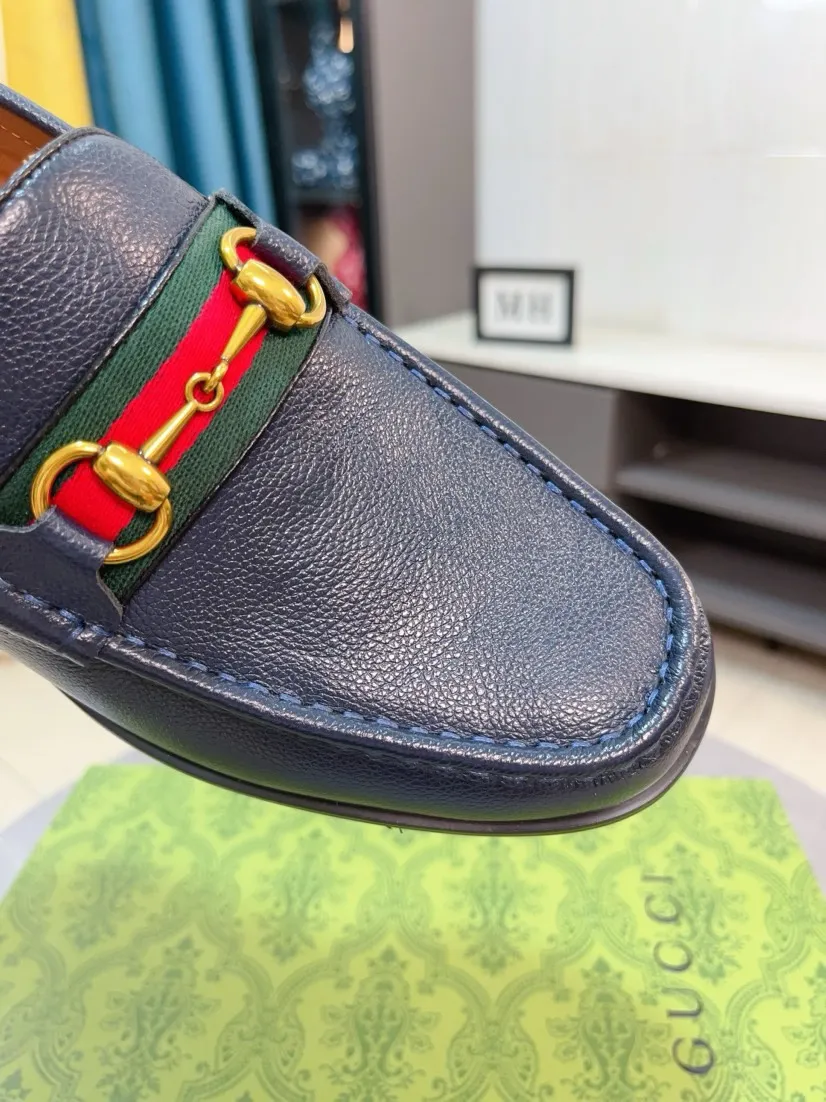 Men's shoes 💰500🌹🌹Niuli [GUCCI Gucci] A new style of formal men's leather shoes is coming~ The original quality upper is made of patent leather imported from Italy, the leather is soft and delicate, comfortable and soft first-layer cowhide lining, rubber wear-resistant outsole, the shoe shape is dignified and domineering, and the luxury charm cannot be concealed! The natural and free nouveau riche leads the trend. Code number: 38-44